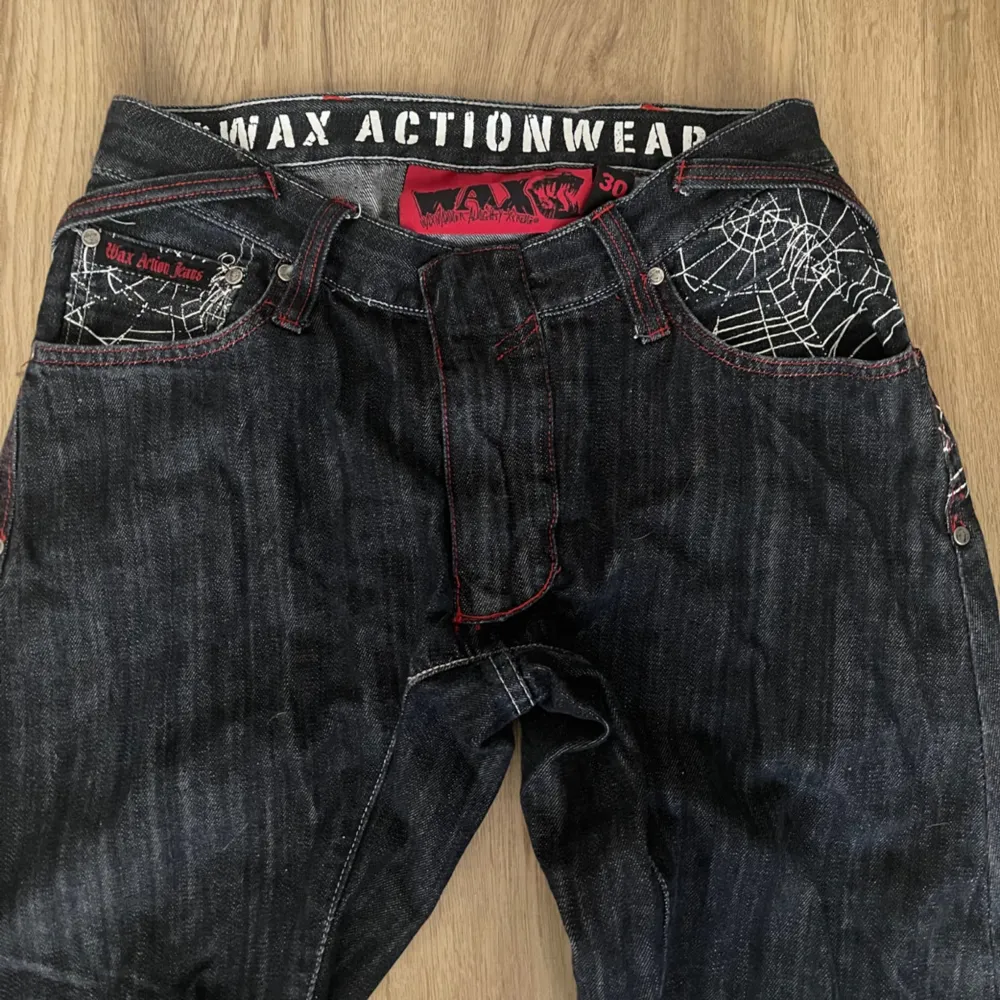 Wax action jeans | strl 30 men passar ungefär S | kan gå ner i pris vid snabb affär. Jeans & Byxor.