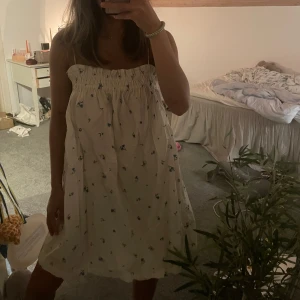 Söt klänning hm - Super fin somrig klänning från H&M⭐️⭐️