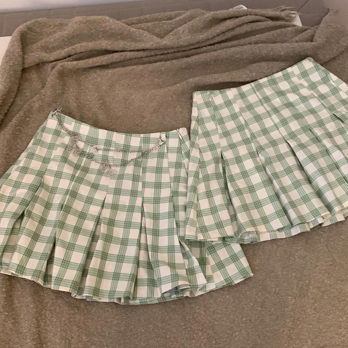 Grön och vit rutig kjol från Bershka