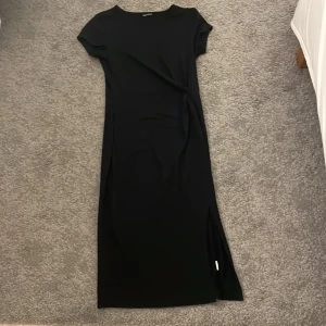 Klänning  - Använd en gång på en Nobelfest i skolan. 