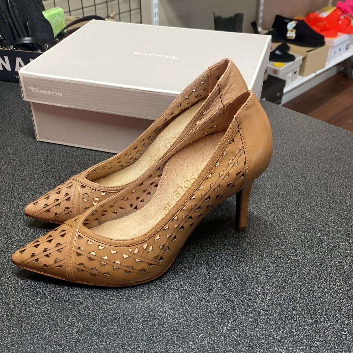 Klackar läder  - 91