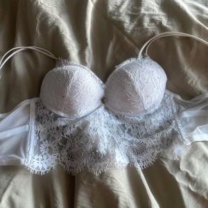 Vit bh -  Nästan oanvänd 