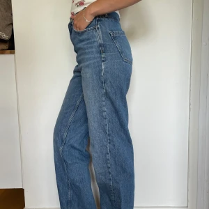 Högmidjade zara jeans  - Högmidjade zara jeans 