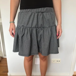 Volangkjol  - Söt volangkjol