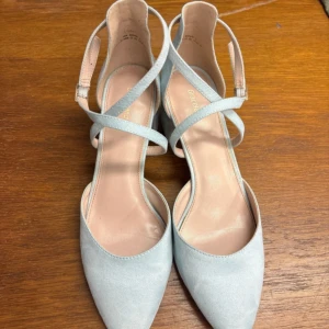 Klack skor  - Använda en gång på en middag, jätte bra skick och precis som nya