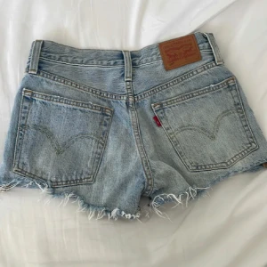 Levis jeansshorts - Så snygga bra skick! Använd gärna köp nu