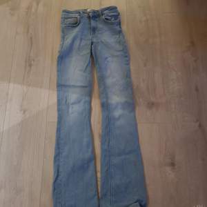 Ljusblåa jeans 158-164 cm Inga hål eller fläckar