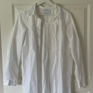 Kostym klänning - Vit kostym miniklänning från asos design. Storlek 36, normal i storleken. Endast testad. 