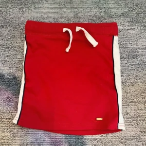 Hampton Republic kjol  - Använd bara några gånger. Jätte fin, storlek 116