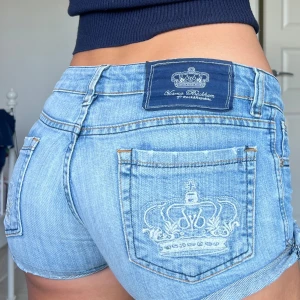 Victoria beckham jeansshorts - Midjemått: 37cm rakt över 💗