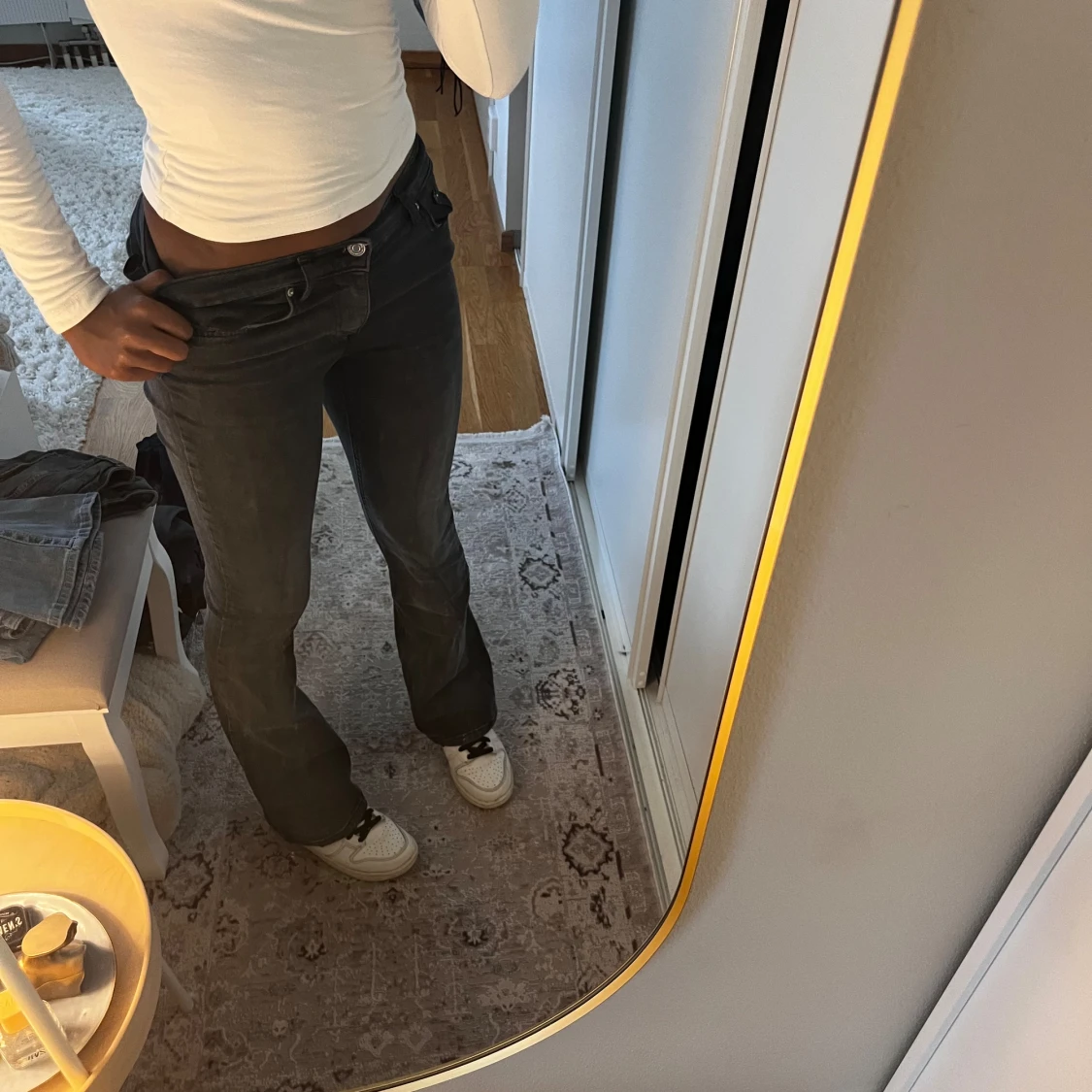 Low waist bootcut jeans från Gina tricot  - 91