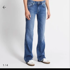 Låg midja jeans  - Mycket bra skick aldrig använt!  