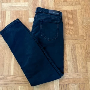 Replay jeans - Jag säljer mina fina reaplay jeans i storlek W29 L32. Dom är i väldigt bra skick och de är använda fåtal gånger, pris kan diskuteras!