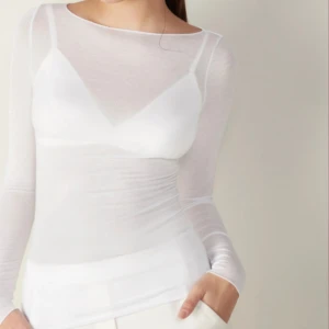 Vit intimissimi tröja - Vit intimissi tröja i strl S utan slitage. Helt ny, använd 1 gång. Nypris 450kr, säljer för 250