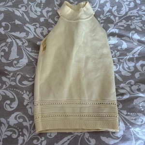 Gul topp - Gul topp från Amisu