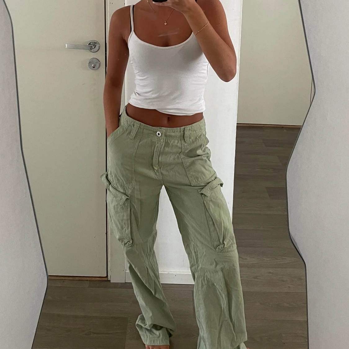 Gröna cargobyxor  - 90