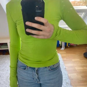 Limegrön turtleneck - Fint skick. Bara använd några gånger💚 Säljs för jag inte använder den☺️