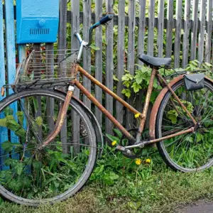 Säljer min gamla cykel som står hemma och skrotar 😅 lite rostig och trög men annars är den bra 🙂 hör av er vid intresse! ☺️