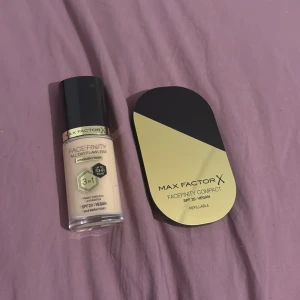 smink - två jättebra sminkprodukter från max factor en puderfoundation och en vanlig foundation där båda innehåller SPF