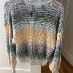 Randig tröja  - Randig tröja från Monki i storlek S, bra skick💗💗