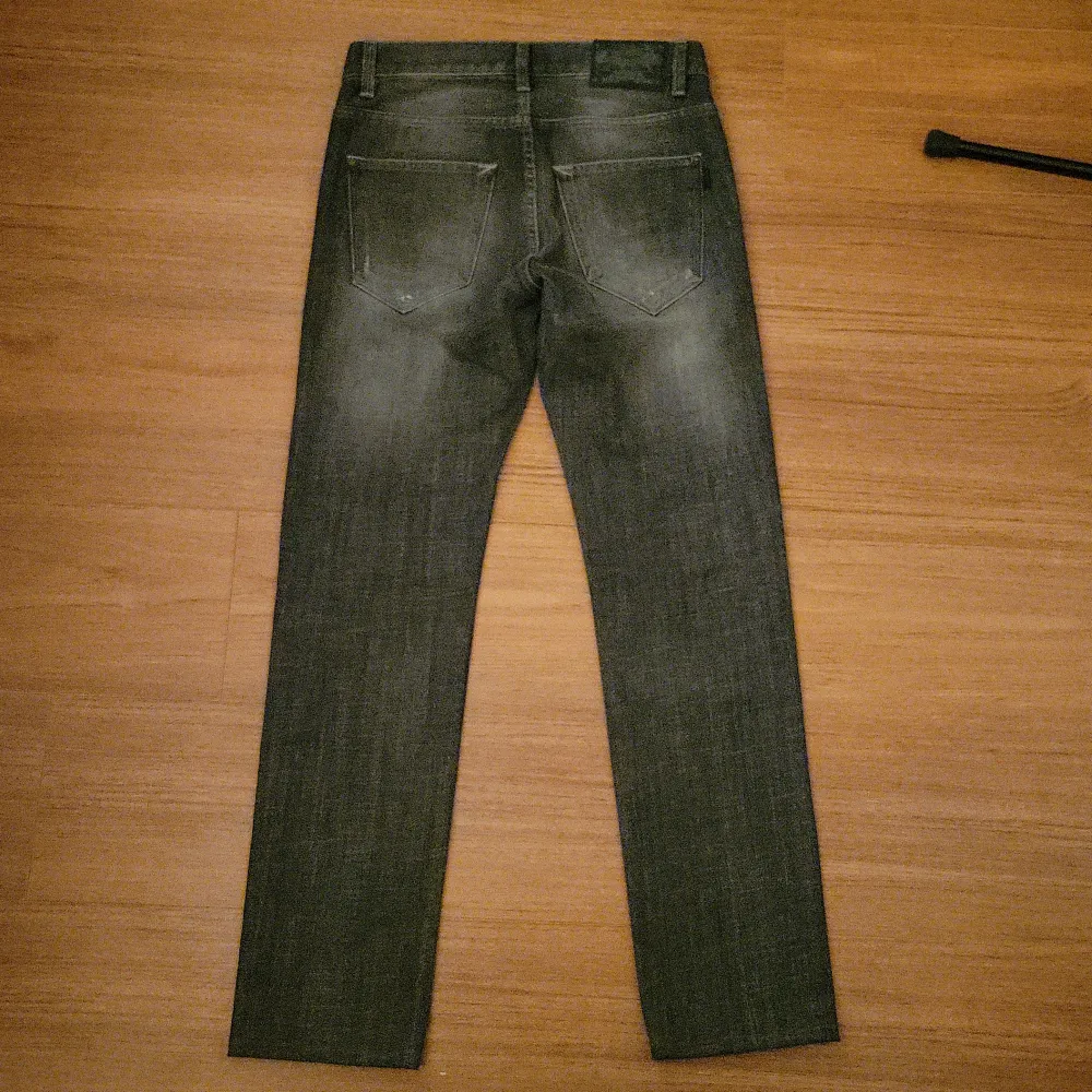 Grå jeans från Crocker i storlek  w29 l34  . Jeans & Byxor.