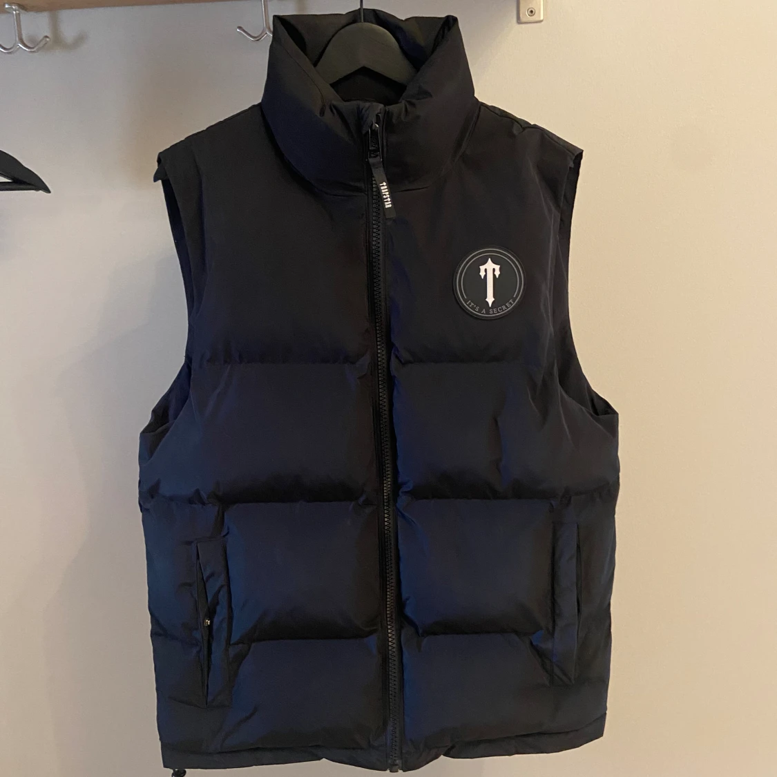 Trapstar Irongate T badge Vest Black