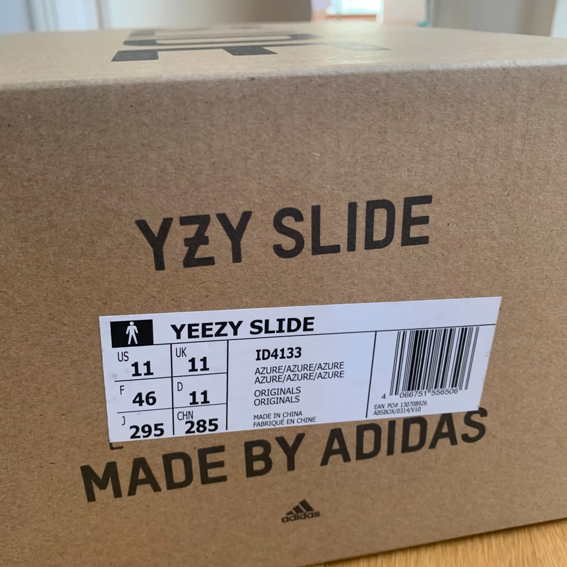 Yeezy slide azure blue - 92