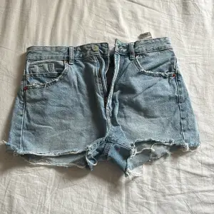 Jätte fina jeans shorts till sommaren💕fint skick 