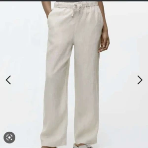 Arket linnebyxor - Säljer mina linnebyxor från arket som är sparsamt använda och i bra skick! Första bilden är från arkets egna hemsida å de två sista är egna bilder! 
