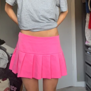 Sommar kjol - Jätte fin rosa sommar kjol, endast använd vid ett tillfälle💕