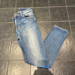 Nudie jeans - Nudie jeans| zize W29 L32 | Ingen defekt eller skada som nya skick 9,5/10 |