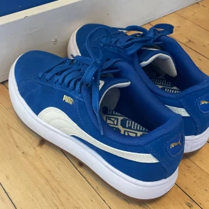 Sneakers Puma - Sneakers från Puma, köpa för något år sedan men kommer inte till användning!  Storlek 37 Knappt använda👍🏼😃😃 