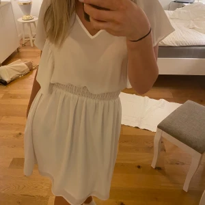 klänning - perfekt klänning för skolavslutningen eller bara sommaren❤️ använd 1 gång!