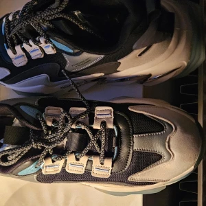 Adidas skor - Nya I storlek 43