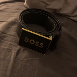 Boss bälte  - Boss bälte köpt från johnells till salu riktig fin och bra kvalite