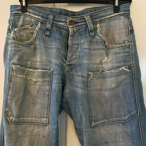 Straight drainer jeans - Ser asskinny ut på bilderna men de är mer baggy i verkligheten, skitsnygga