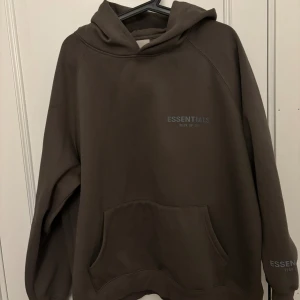 ESSENTIALS Hoodie - ESSENTIALS Fear of god  Storlek XL men passar L. Endast testad.