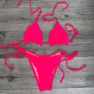 Rosa bikini sett  - Oanvänd storlek M 