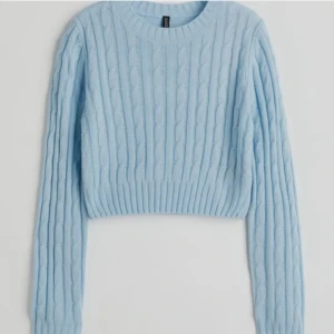 Stickad tröja  - Supersnygg, utan defekter.