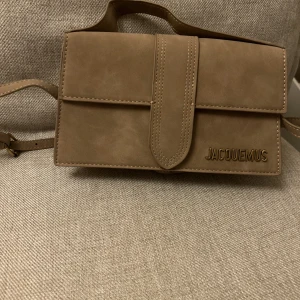 Väska mocka - Fint skick oanvänd 