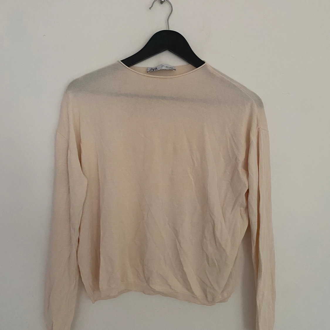 Välidigt tunt stickad tröja