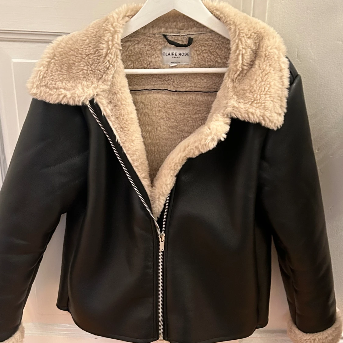 Teddy jacka med skinn