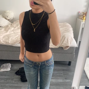 Polo topp - Svart gullig polo topp i storlek S!!💗