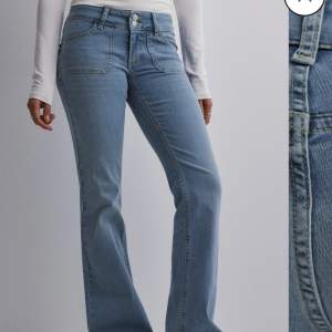 Säljer dessa lågmidjade jeans från Nelly, nypris: 699. Säljer för 350