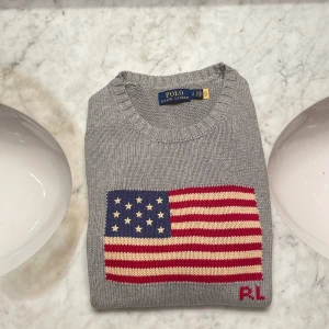 Ralph lauren tröja  - Här säljer vi en skit snygg Ralph lauren tröja. Den är i ett väldigt fint skick den är i 10/10 skick den är endast testad. Priset är ej hugget i sten. Mvh north-resell!
