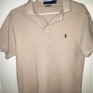 Ralph Lauren Piké  - Ralph lauren piké i bra skick utan defekter 