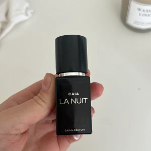 15ml caia parfym  - Jag har endast tagit några sprut, annars är den full 
