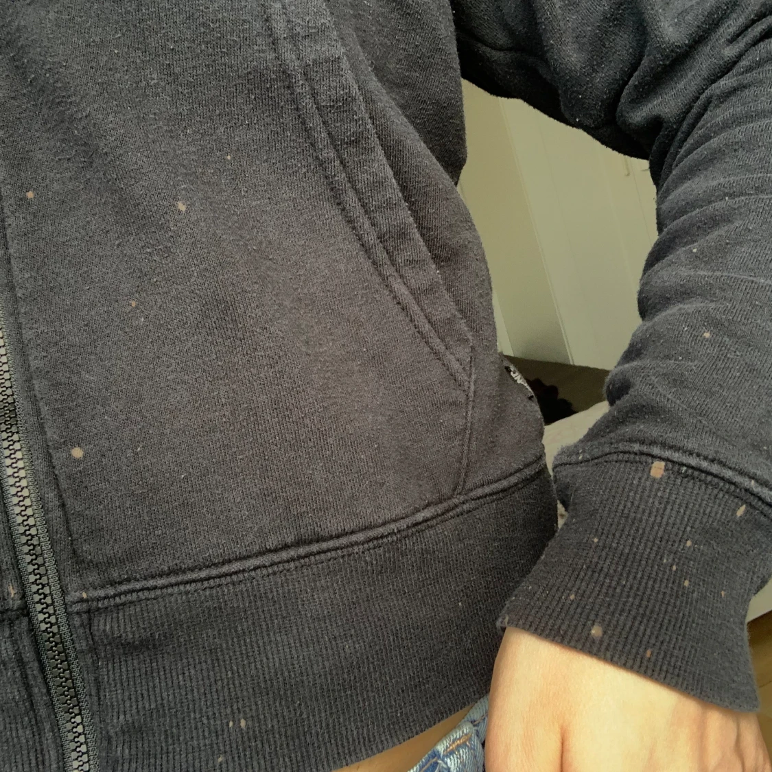 Black zip up hoodie - 90