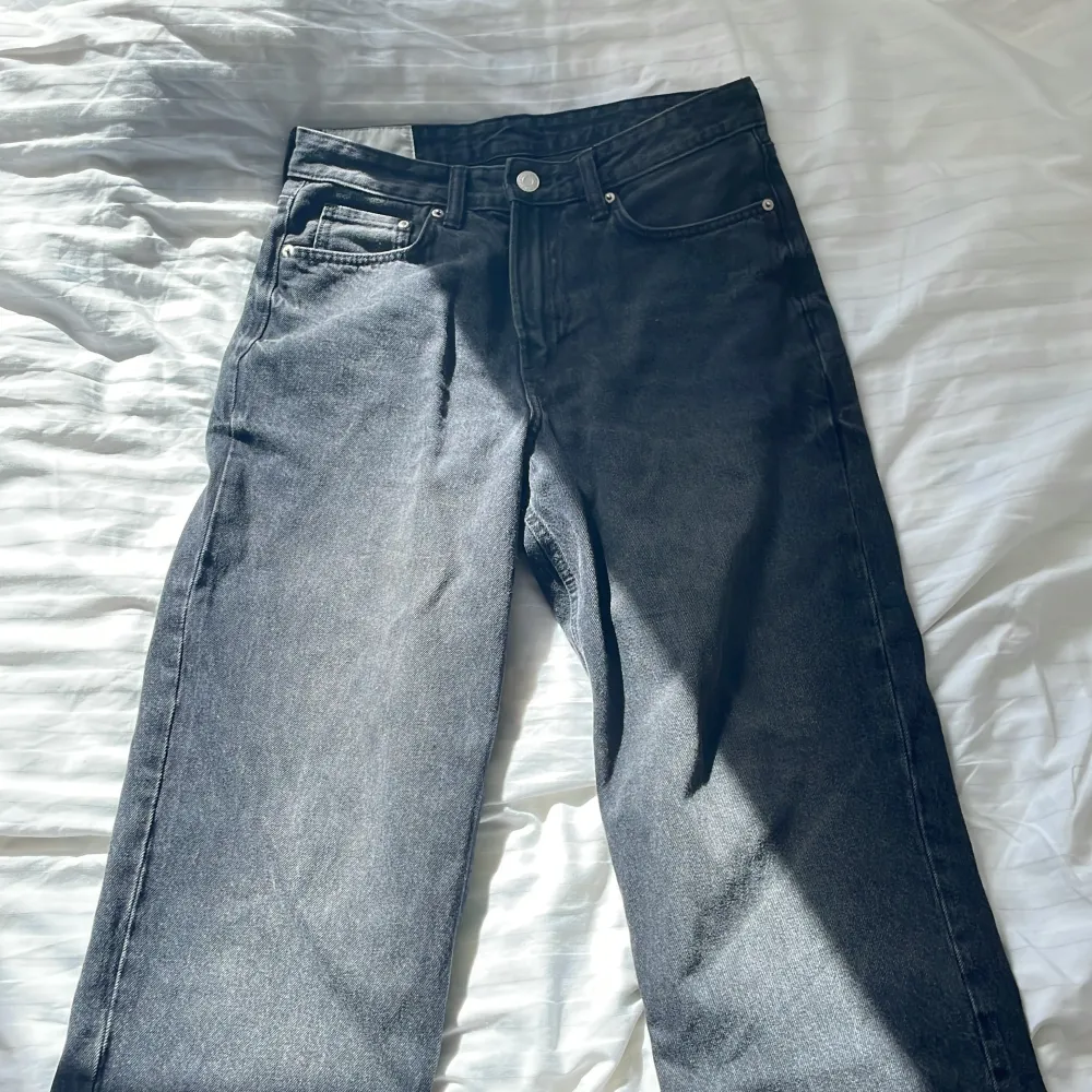 baggy jeans från hm. Jeans & Byxor.