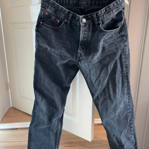 Zara jeans svarta - Bra skick, storlek 42 (zaras storlekar)